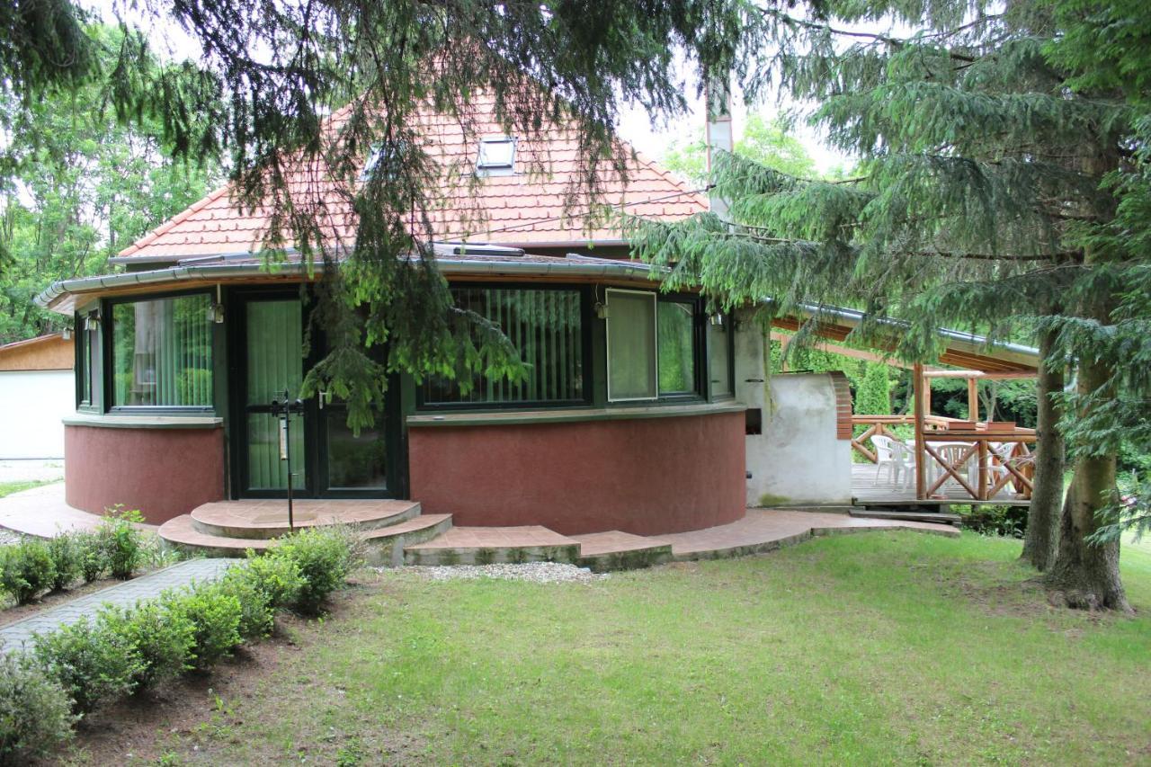 Nagy-Magyarorszag Park Bed and Breakfast Isztimér Εξωτερικό φωτογραφία