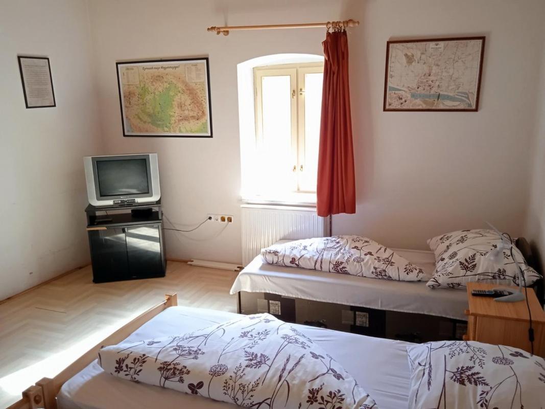 Nagy-Magyarorszag Park Bed and Breakfast Isztimér Εξωτερικό φωτογραφία