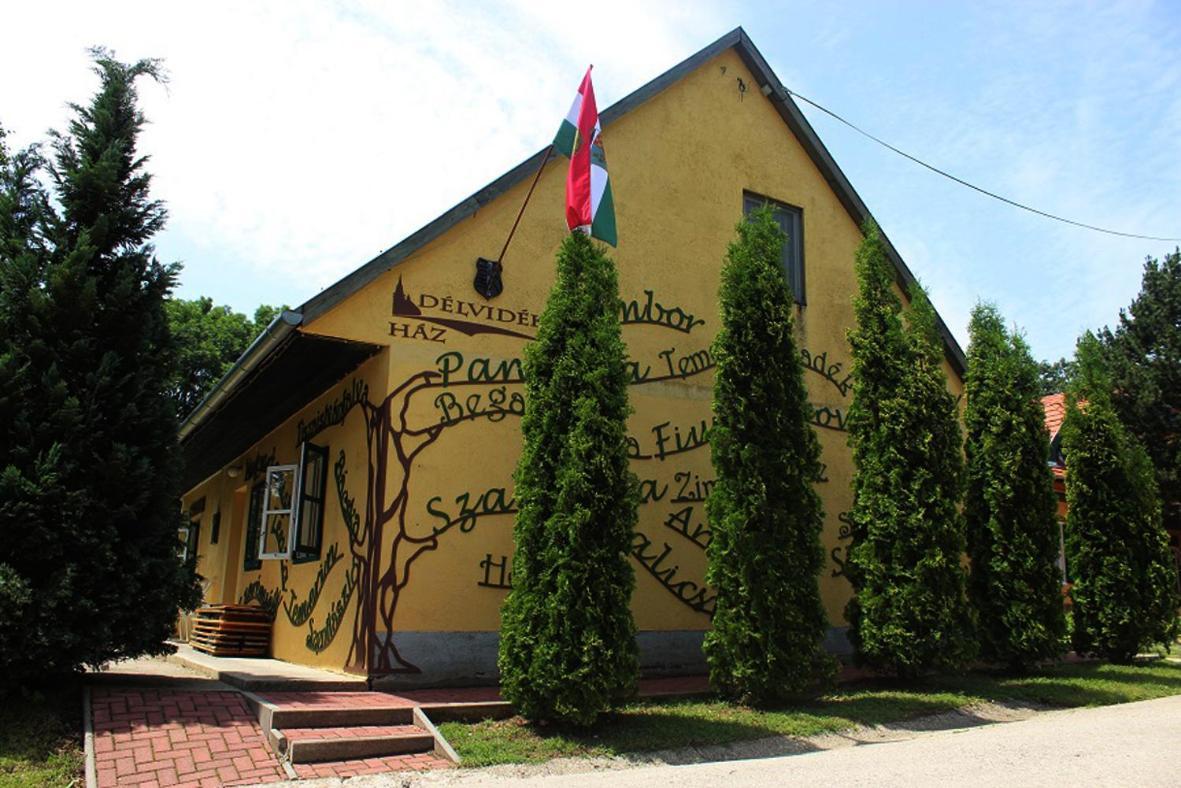 Nagy-Magyarorszag Park Bed and Breakfast Isztimér Εξωτερικό φωτογραφία